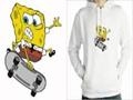 Sponjbob sou yon skateboard yo jwe sou entènèt